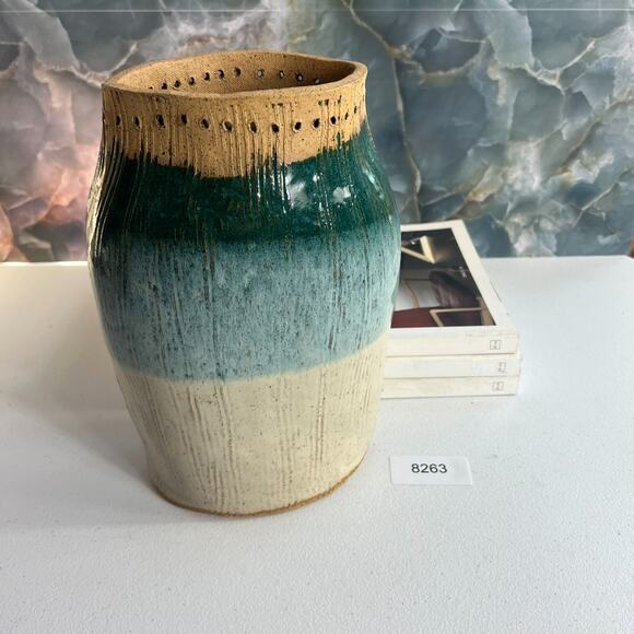 Studio Art Pottery Vase 10" Blue Gradient Tones Handmade & Signed - Picture 10 of 10